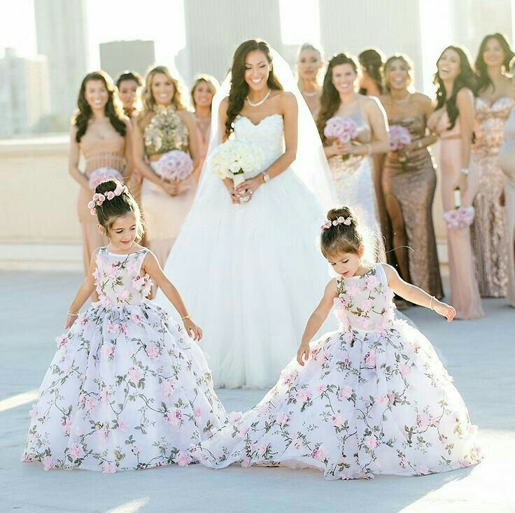 Cómo elegir el vestido de florista para una boda de invierno